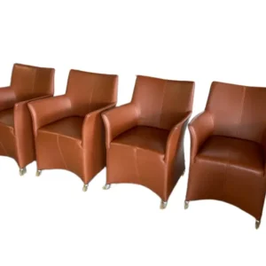 4 eetkamerstoelen van 'Bert Plantagie'